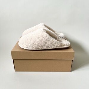 Tilley Genuine Shearling Slippers